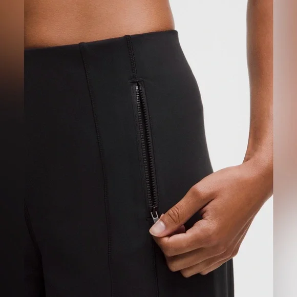 Lululemon Define Black High-Rise Wide-Leg
Pant Luon (M) Brand New with Tags. - Picture 4 of 7